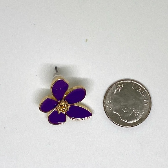 Flora earrings 💜 - Picture 8 of 9